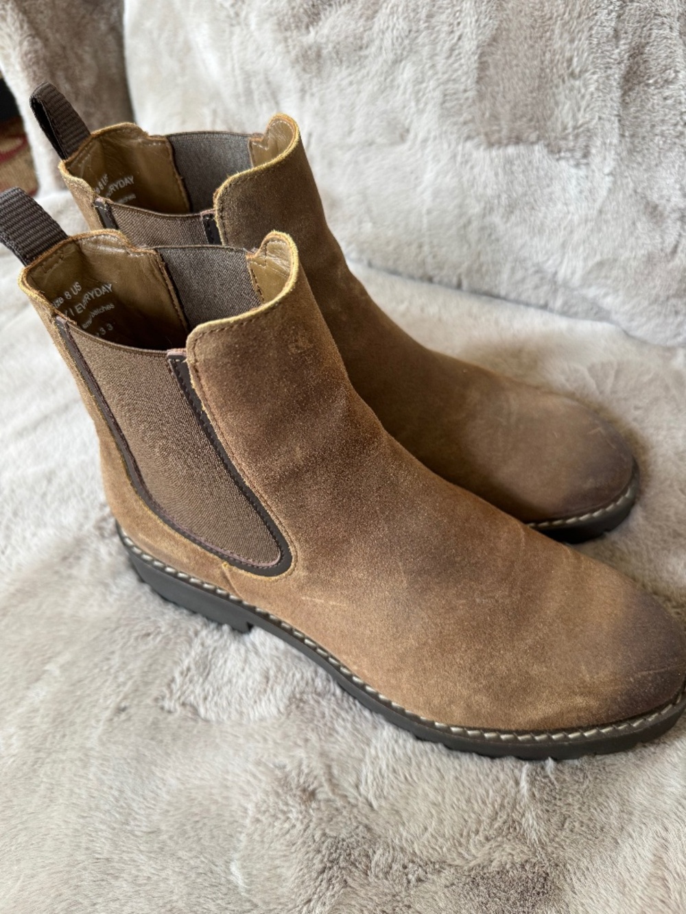 Thursday Boot Co Women’s Chelsea Boots Brown Suede Lug Sole Size 8